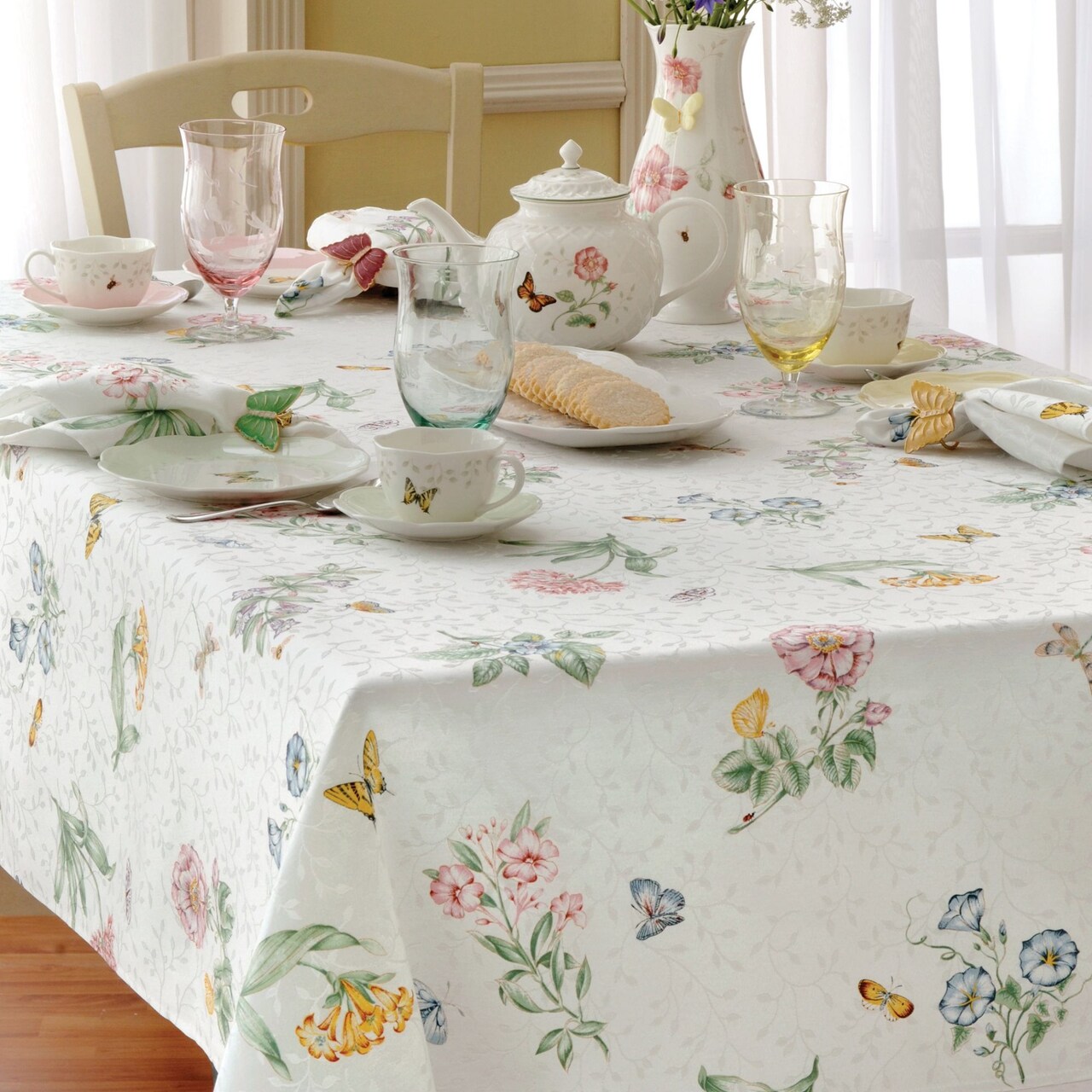 Lenox Butterfly Meadow Damask Tablecloth, Multicolor - 60"W x 120"L